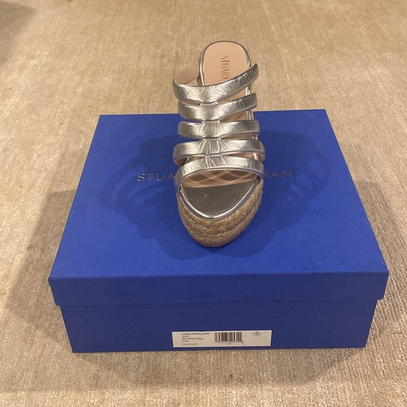 Stuart Weitzman Lilyana Espadrille wedge in silver - size 38 / 7.5C - Picture 3 of 4